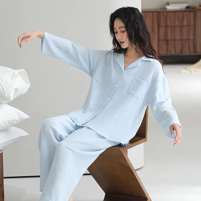 夏芬妍 休闲舒适纯色双层纱婴儿棉翻领开衫家居服柔软亲肤可外穿长袖长裤睡衣套装 女款 蓝色