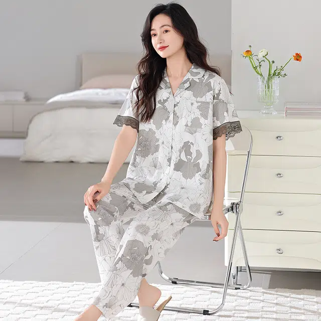 夏芬妍 简约时尚柔软舒适花卉满印翻领家居服亲肤休闲短袖长裤可外穿睡衣套装 女款 灰色
