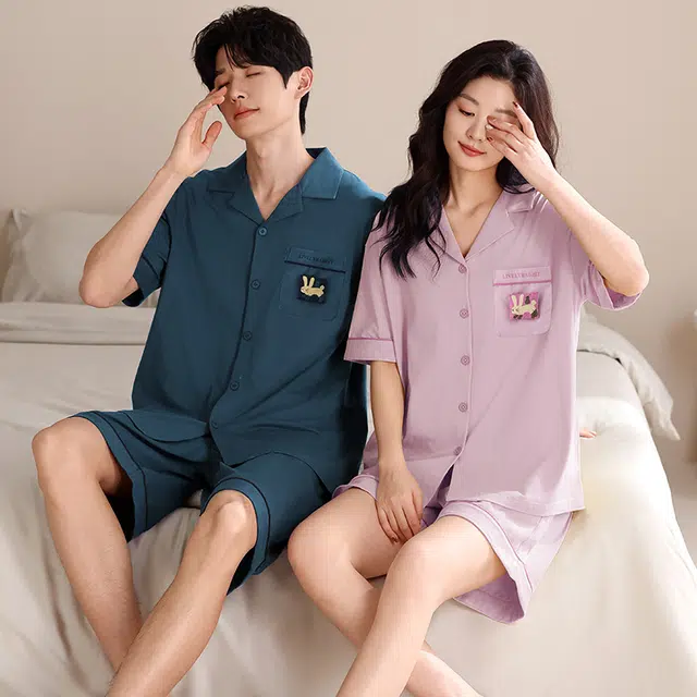 夏芬妍 简约柔软舒适纯色兔子贴袋纯棉翻领家居服透气亲肤宽松短袖短裤可外穿睡衣套装 男女同款