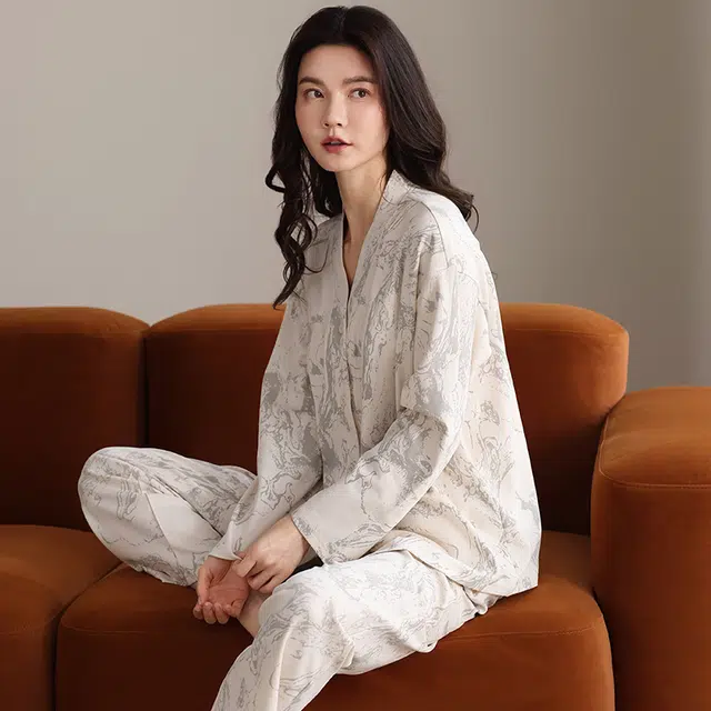 夏芬妍 时尚简约亲肤字母满印纯棉带胸垫开衫家居服舒适休闲长袖长裤可外穿春秋款睡衣套装 女款 浅灰色