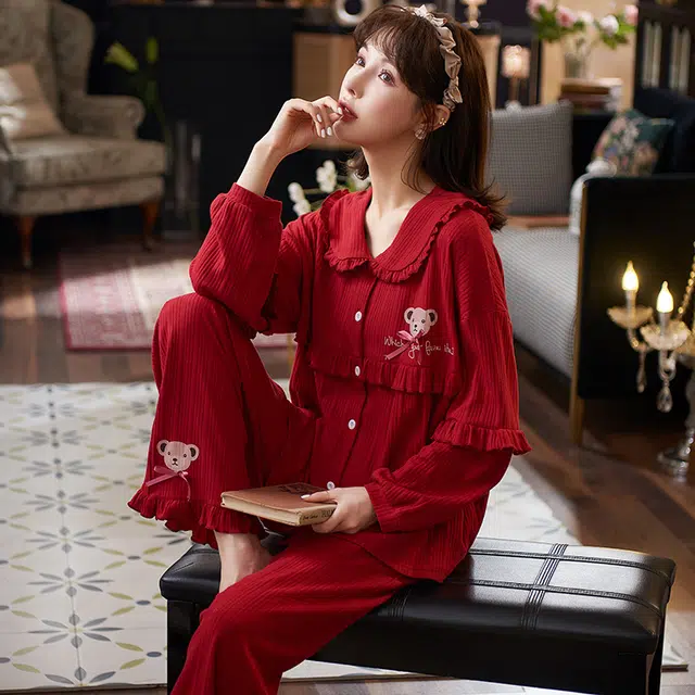 夏芬妍 亲肤舒适小熊花边拼接公主领纯棉家居服简约休闲长袖长裤可外穿喜庆本命年睡衣套装 女款 红色