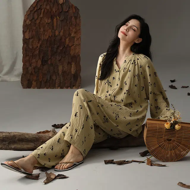 夏芬妍 时尚轻盈舒适柔软甜美碎花开衫婴儿棉双层纱家居服休闲亲肤宽松长袖长裤可外穿睡衣套装 女款 棕色