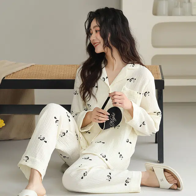 夏芬妍 休闲舒适熊猫满印婴儿棉翻领开衫家居服柔软亲肤可外穿长袖长裤 睡衣套装 女款 杏色