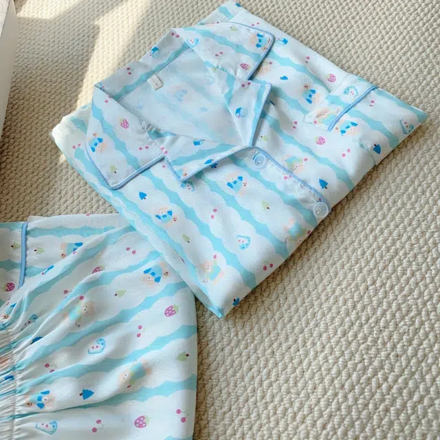 夏芬妍 可爱舒适卡通条纹小熊冰丝翻领家居服亲肤休闲短袖短裤时尚可外穿睡衣套装 女款 蓝色