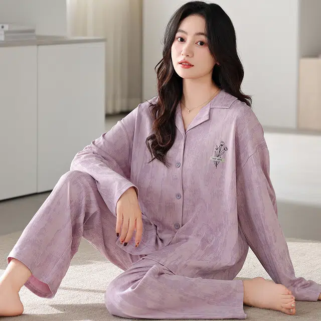 夏芬妍 休闲舒适简约高级感花朵刺绣经典翻领开衫家居服宽松柔软亲肤长袖长裤可外穿睡衣套装 女款 紫色