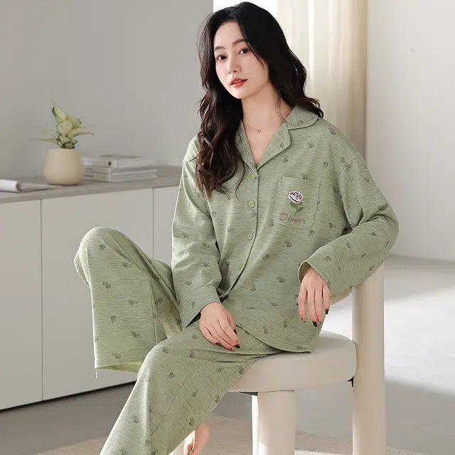 夏芬妍 休闲舒适简约高级感花朵满印经典翻领开衫家居服宽松柔软亲肤长袖长裤可外穿睡衣套装 女款 绿色