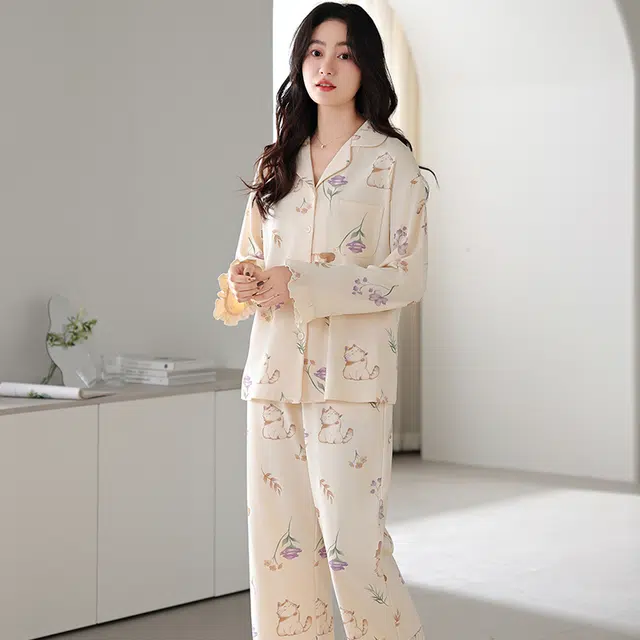 夏芬妍 休闲舒适简约高级感猫咪花朵叶子经典翻领开衫家居服宽松柔软亲肤长袖长裤可外穿睡衣套装 女款 杏色