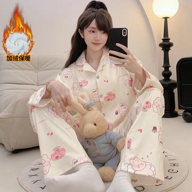 夏芬妍 舒适亲肤幸运兔满印德绒家居服加绒加厚保暖蓄温长袖长裤可外穿秋冬款睡衣礼盒 女款 杏色