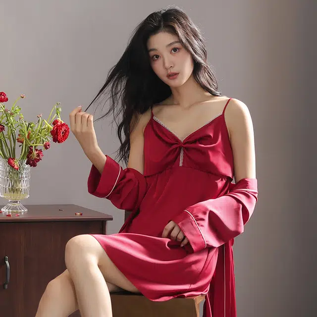 夏芬妍 大红喜庆系列  舒适丝滑柔软结婚本命年纯色吊带带胸垫冰丝家居服休闲长袖睡袍可外穿睡衣套装 女款