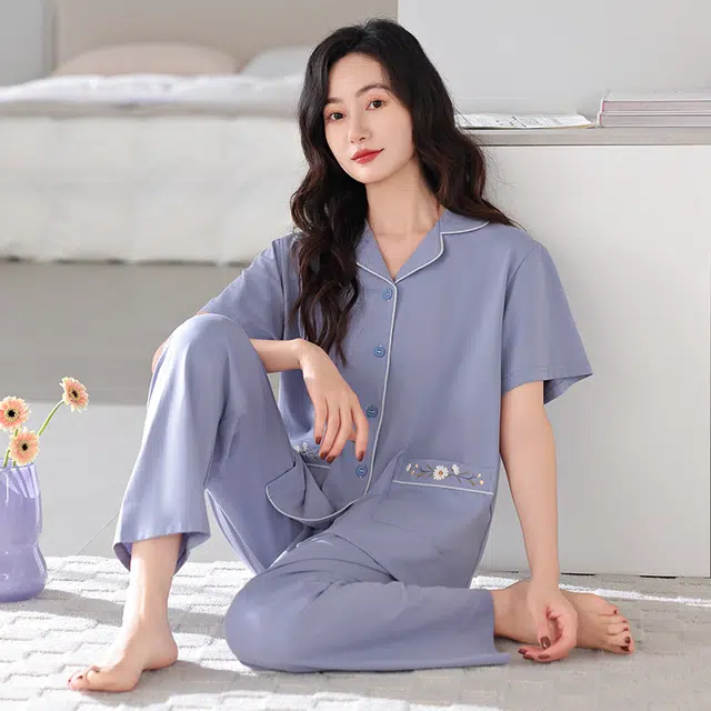 夏芬妍 简约时尚柔软舒适纯色气质绣花翻领家居服亲肤休闲短袖长裤可外穿睡衣套装 女款