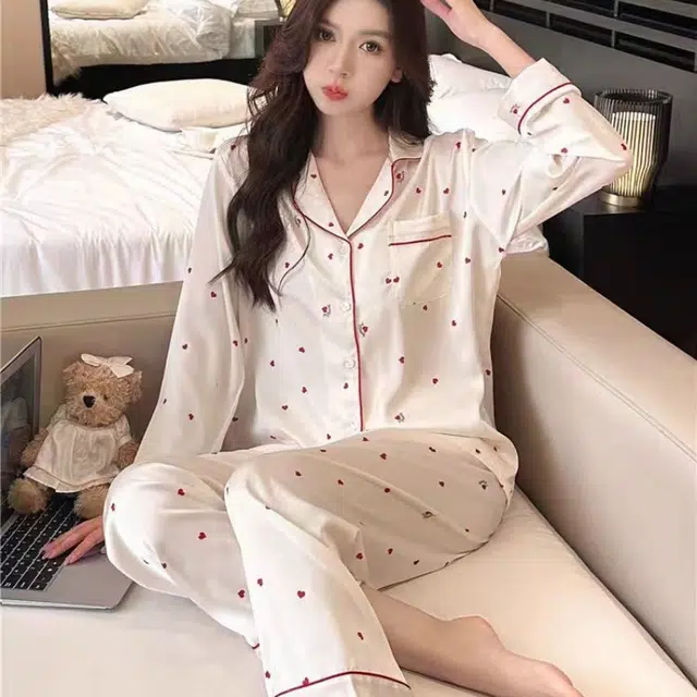 夏芬妍 简约休闲高级感爱心满印翻领家居服舒适亲肤长袖长裤可外穿睡衣套装 女款 白色