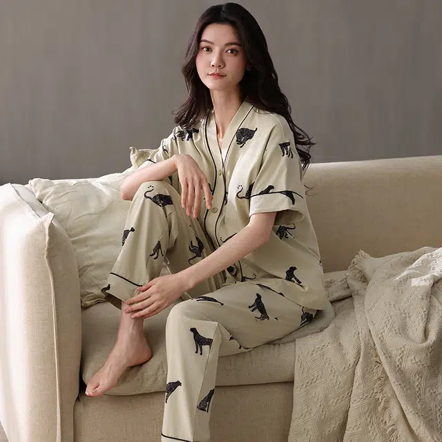 夏芬妍 时尚简约亲肤黑豹满印纯棉带胸垫开衫家居服舒适休闲短袖和服三件套可外穿睡衣套装 女款 绿色