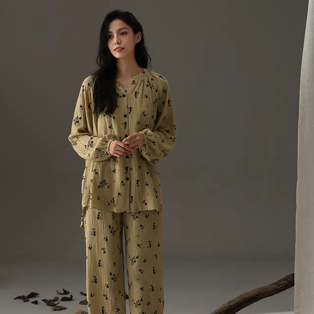 夏芬妍 时尚轻盈舒适柔软甜美碎花开衫婴儿棉双层纱家居服休闲亲肤宽松长袖长裤可外穿睡衣套装 女款 棕色
