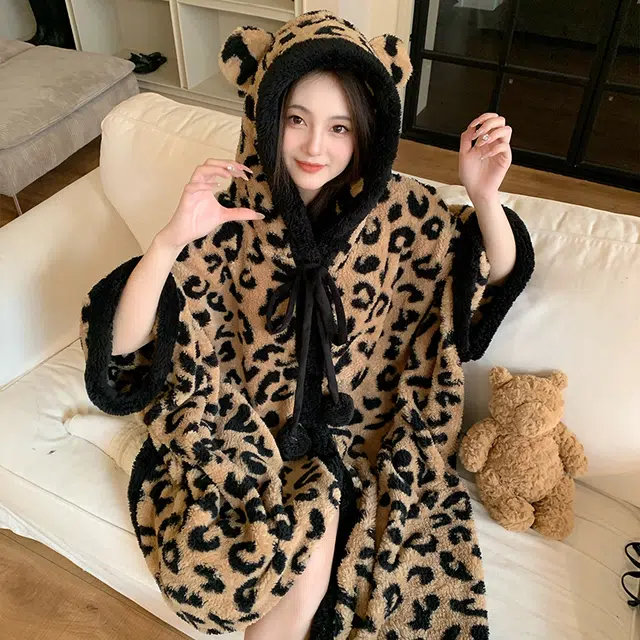 夏芬妍 柔软亲肤时尚豹纹卡通连帽珊瑚绒家居服睡衣加厚保暖长袖可外穿秋冬款睡袍 女款 棕色