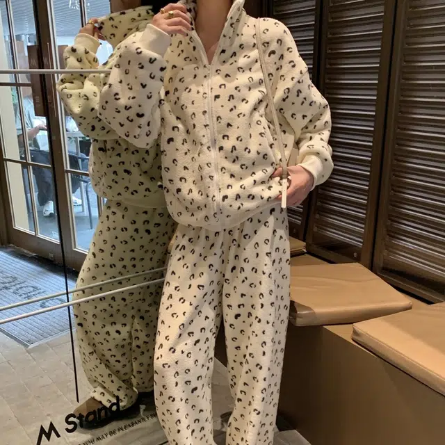 夏芬妍 时尚百搭经典豹纹立领开衫家居服亲肤休闲舒适长袖长裤可外穿睡衣套装 女款 杏色