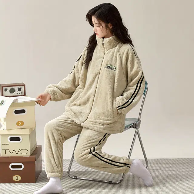 夏芬妍 简约亲肤时尚家居加厚保暖舒适可外穿长袖长裤睡衣套装 女款 浅卡色