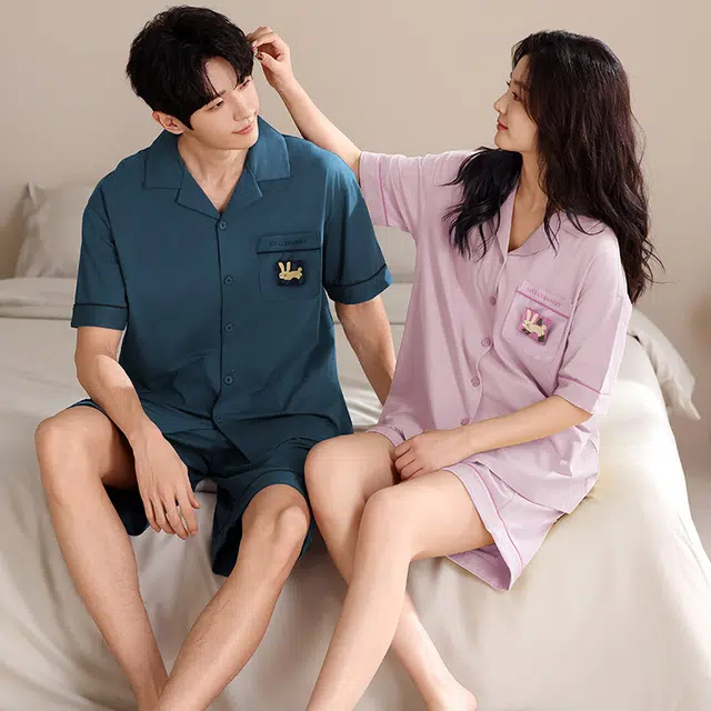 夏芬妍 简约柔软舒适纯色兔子贴袋纯棉翻领家居服透气亲肤宽松短袖短裤可外穿睡衣套装 男女同款