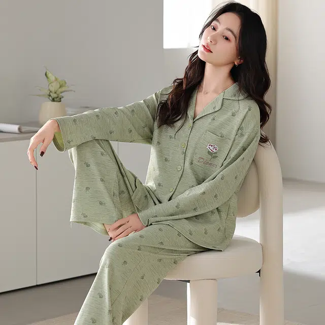夏芬妍 休闲舒适简约高级感花朵满印经典翻领开衫家居服宽松柔软亲肤长袖长裤可外穿睡衣套装 女款 绿色