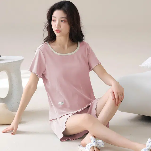 夏芬妍 柔软亲肤纯色冰丝螺纹宽松圆领带胸垫短袖短裤简约可外穿家居服睡衣套装 女款 粉色