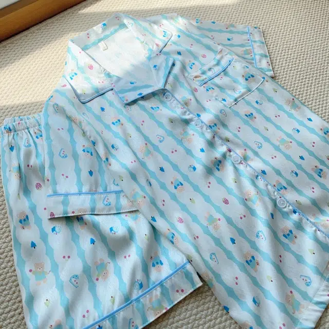 夏芬妍 可爱舒适卡通条纹小熊冰丝翻领家居服亲肤休闲短袖短裤时尚可外穿睡衣套装 女款 蓝色