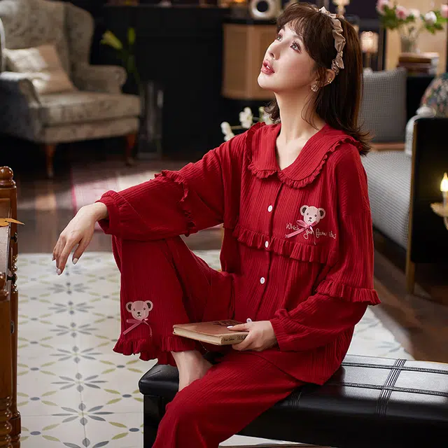 夏芬妍 亲肤舒适小熊花边拼接公主领纯棉家居服简约休闲长袖长裤可外穿喜庆本命年睡衣套装 女款 红色