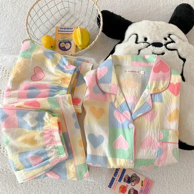 夏芬妍 柔软舒适格子爱心云朵棉翻领开衫家居服亲肤休闲短袖三件套时尚可外穿睡衣套装 女款 图片色