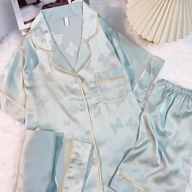 夏芬妍 甜美休闲高级感蝴蝶满印冰丝翻领家居服舒适亲肤宽松短袖三件套可外穿睡衣套装 女款