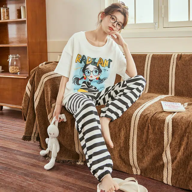 夏芬妍 简约舒适可爱卡通休闲亲肤短袖条纹长裤时尚可外穿圆领带胸垫家居服睡衣套装 女款
