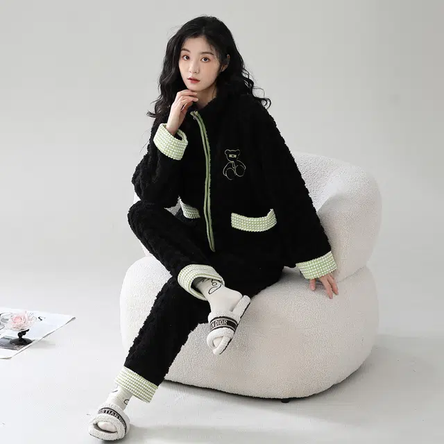 夏芬妍 简约舒适小熊刺绣提花绒立领开衫家居服加绒加厚保暖长袖长裤可外穿秋冬款睡衣礼盒 女款 黑色