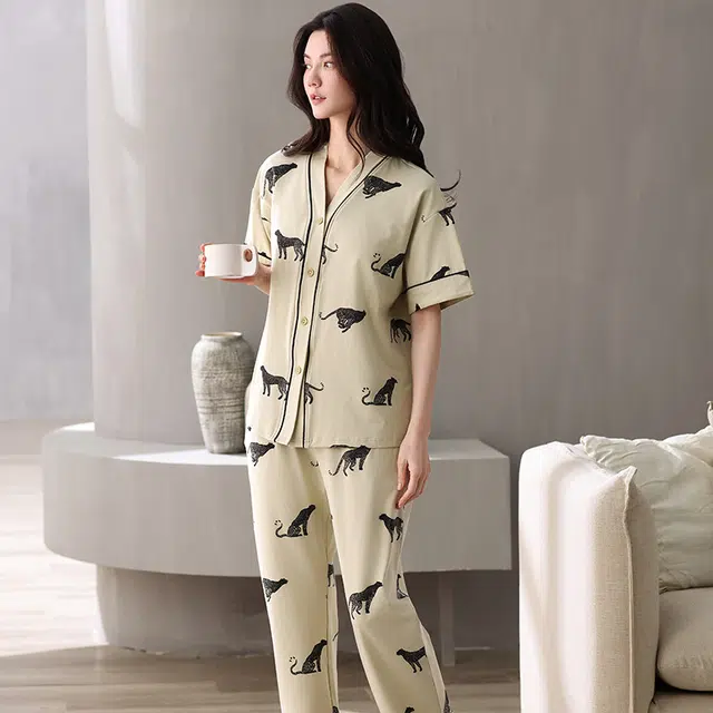 夏芬妍 时尚简约亲肤黑豹满印纯棉带胸垫开衫家居服舒适休闲短袖和服三件套可外穿睡衣套装 女款 绿色