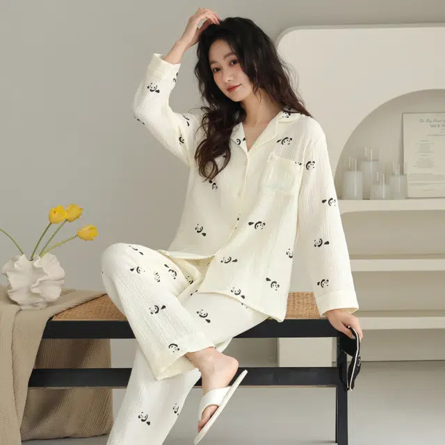 夏芬妍 休闲舒适熊猫满印婴儿棉翻领开衫家居服柔软亲肤可外穿长袖长裤 睡衣套装 女款 杏色