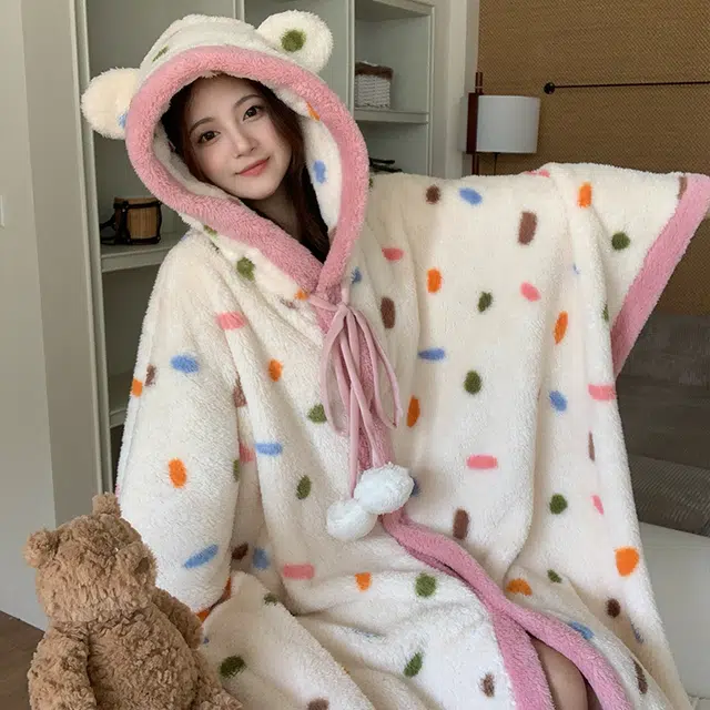 夏芬妍 柔软亲肤时尚彩点卡通连帽保暖长袖可外穿睡袍 女款 粉白色