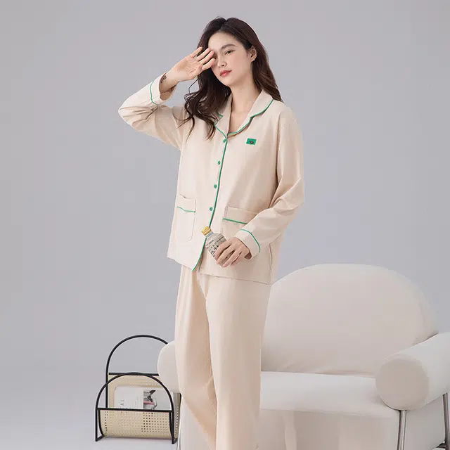 夏芬妍 简约优雅舒适撞色贴袋翻领带胸垫开衫家居服休闲宽松亲肤长袖长裤可外穿睡衣套装 女款 浅杏色