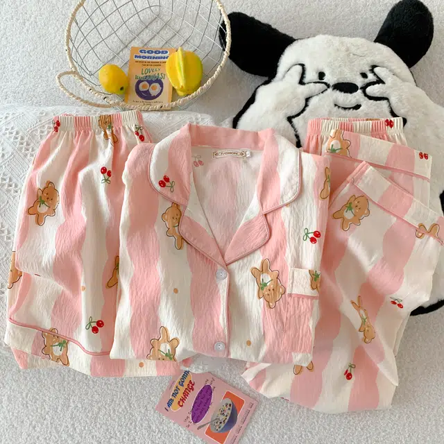 夏芬妍 柔软舒适条纹小熊云朵棉翻领开衫家居服亲肤休闲短袖三件套时尚可外穿睡衣套装 女款