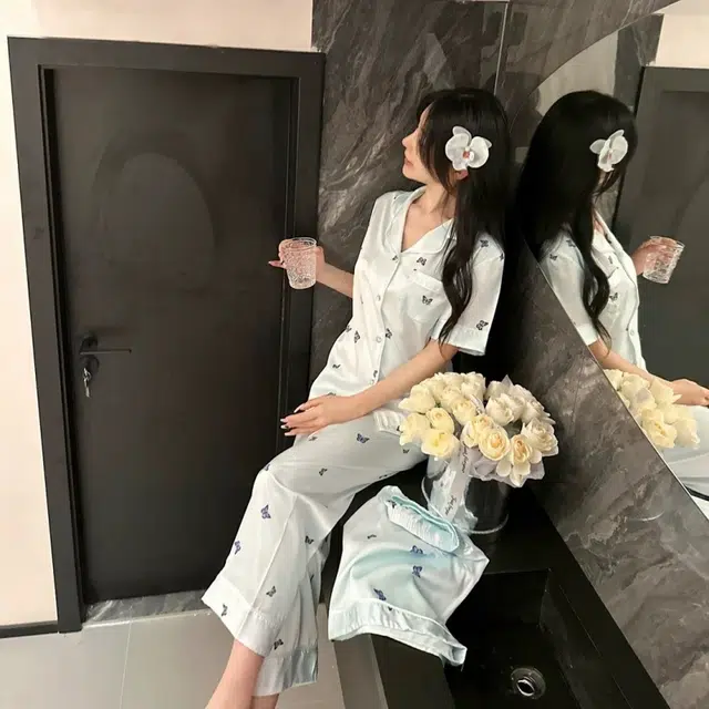 夏芬妍 裸感丝滑舒适柔软蝴蝶翻领冰丝短袖三件套简约可外穿家居服睡衣套装 女款 碎冰蓝