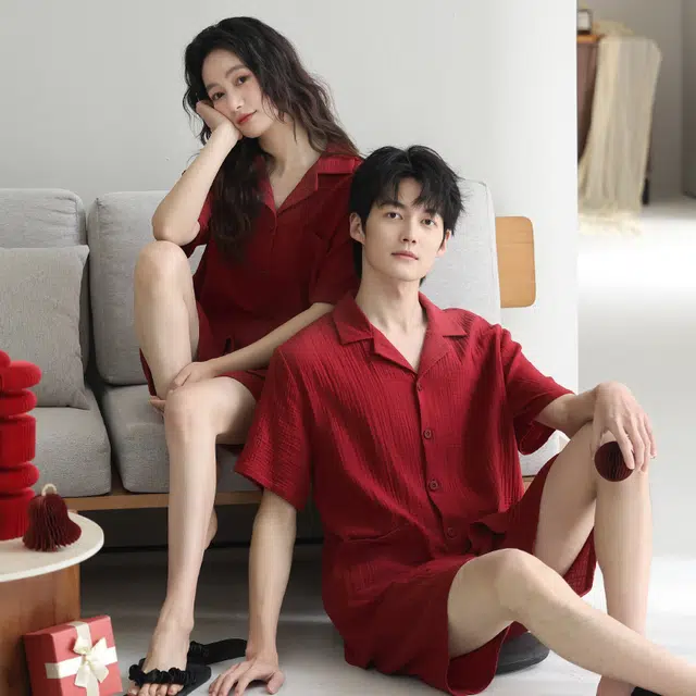 夏芬妍 休闲舒适纯色双层纱婴儿棉翻领开衫家居服柔软亲肤可外穿短袖短裤睡衣套装 男女同款 红色