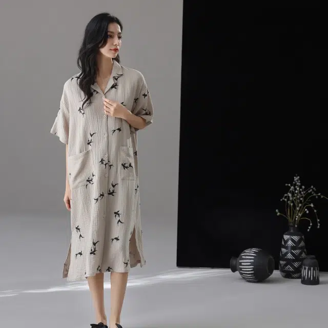 夏芬妍 时尚轻盈舒适柔软侘寂风金鱼满印圆领婴儿棉双层纱睡衣家居服休闲亲肤宽松长袖可外穿睡裙 女款 灰色