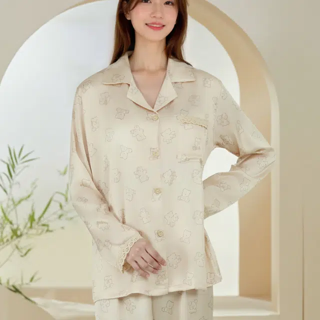 夏芬妍 时尚甜美小熊提花冰丝带胸垫翻领家居服简约休闲舒适亲肤宽松长袖长裤可外穿睡衣套装 女款 卡其色