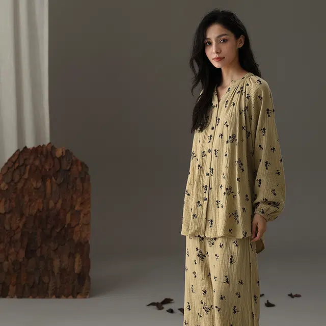 夏芬妍 时尚轻盈舒适柔软甜美碎花开衫婴儿棉双层纱家居服休闲亲肤宽松长袖长裤可外穿睡衣套装 女款 棕色