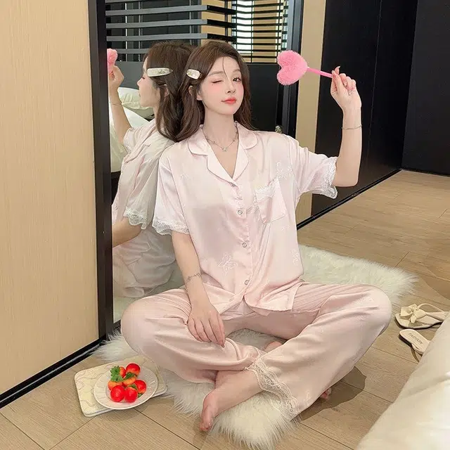 夏芬妍 甜美休闲气质高级感蝴蝶蕾丝冰丝翻领带胸垫家居服舒适亲肤宽松短袖三件套可外穿睡衣套装 女款