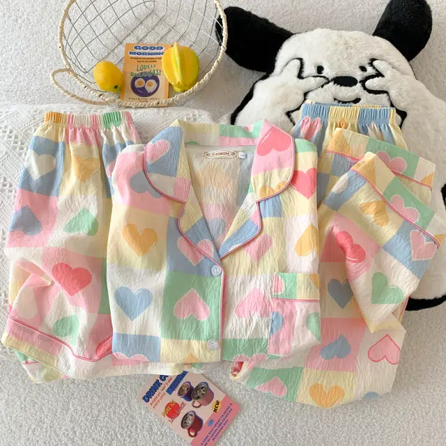 夏芬妍 柔软舒适格子爱心云朵棉翻领开衫家居服亲肤休闲短袖三件套时尚可外穿睡衣套装 女款 图片色