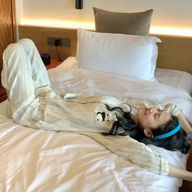 夏芬妍 柔软舒适条纹熊猫云朵棉开衫家居服亲肤休闲长袖长裤可外穿春秋款睡衣套装 女款 杏色
