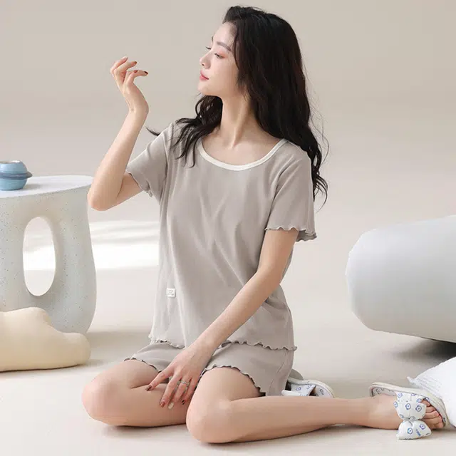 夏芬妍 柔软亲肤纯色冰丝螺纹宽松圆领带胸垫短袖短裤简约可外穿家居服睡衣套装 女款 卡其色