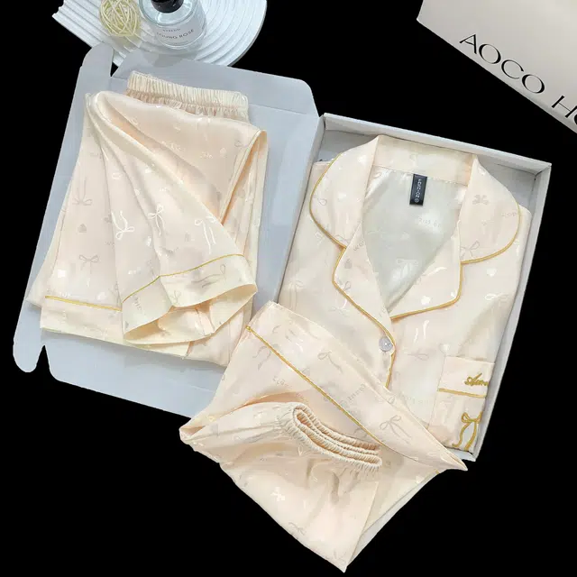 夏芬妍 简约休闲高级感蝴蝶结冰丝翻领带胸垫家居服舒适亲肤宽松短袖三件套可外穿睡衣套装 女款 杏色