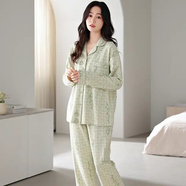 夏芬妍 休闲舒适简约高级感花卉千鸟格满印经典翻领开衫家居服宽松柔软亲肤长袖长裤可外穿睡衣套装 女款 浅绿色