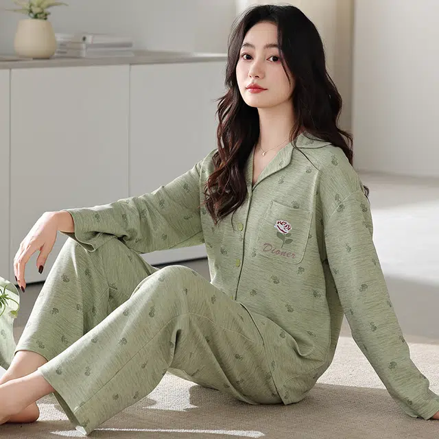 夏芬妍 休闲舒适简约高级感花朵满印经典翻领开衫家居服宽松柔软亲肤长袖长裤可外穿睡衣套装 女款 绿色