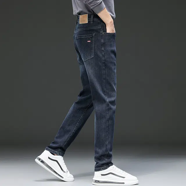 潮人榜 美式高端轻商务秋冬款百搭皮牌设计感潮流日常通勤时尚休闲中腰修身舒适直筒小脚弹力牛仔裤 男款