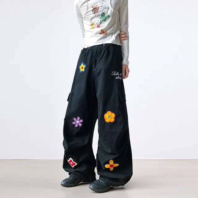 潮人榜    美式彩色花朵刺绣设计感潮牌百搭宽松抽绳松紧腰秋季街头重工多口袋阔腿裤工装休闲裤 男女同款
