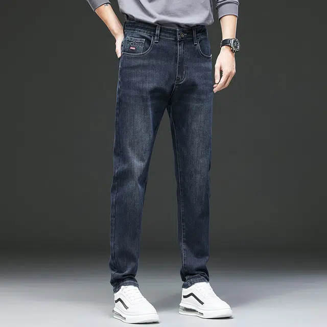 潮人榜 美式高端轻商务秋冬款百搭皮牌设计感潮流日常通勤时尚休闲中腰修身舒适直筒小脚弹力牛仔裤 男款