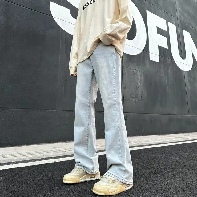 220XAFB